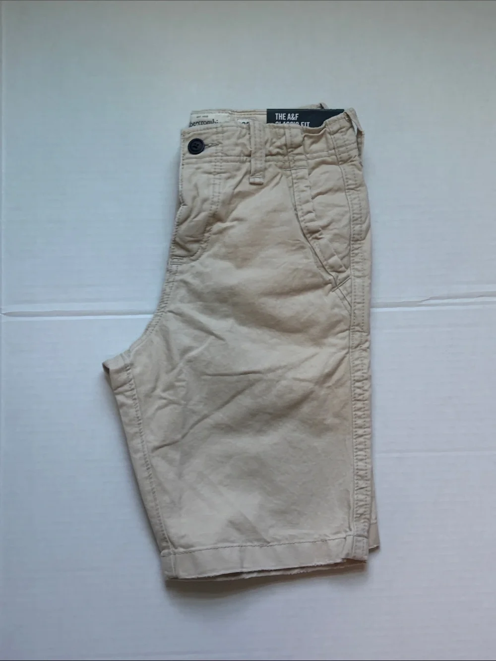 NWT Abercrombie & Fitch Classic Fit At The Knee Shorts